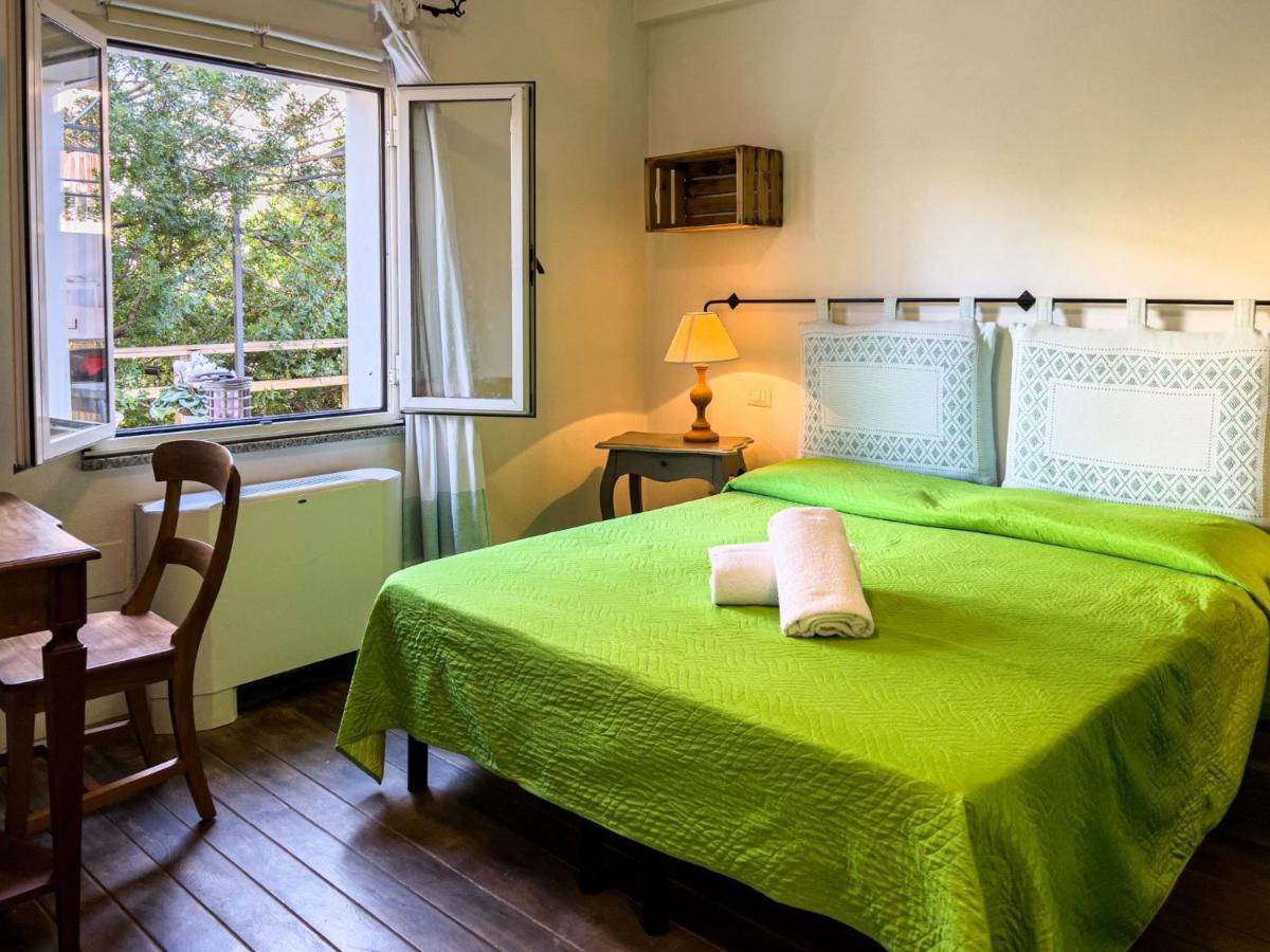 La Terrazza Guesthouse Ольбія Екстер'єр фото